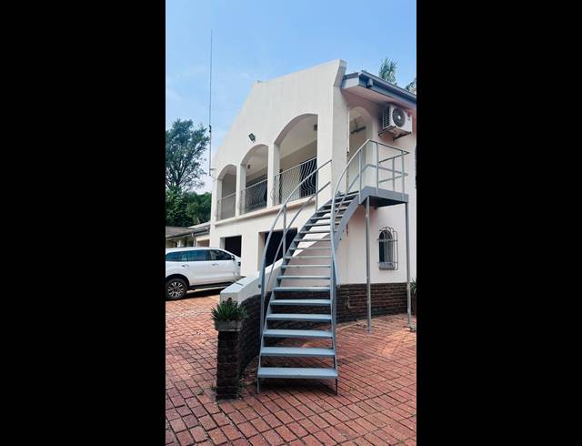 2 BEDROOM FLAT TO LET IN REFILWE